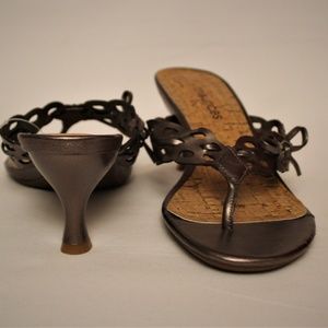 Maurices Kitten Hill Silver/Gray Sandals- size 6